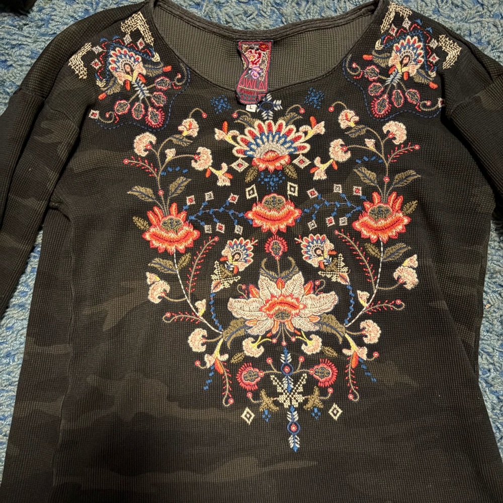 Johnny Was JWLA Camo Thermal Waffle Weave Shirt W/ Floral Embroidery Cotton